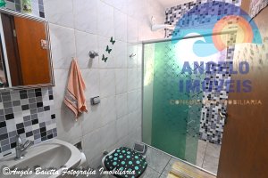 Casa com piscina á venda no bairro Icaraiba em Peruíbe