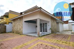 Casa para venda no bairro Oasis em Peruibe, entre 800 e 1200 metros da praia