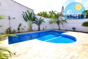 Sobrado com piscina, 4 suítes, no bairro Stella Maris em Peruibe