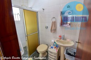 Sobrado com piscina á venda no bairro Ribamar em Peruíbe