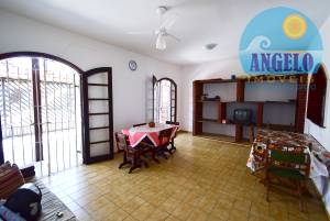Casa para venda no bairro Oasis em Peruibe, entre 200 e 400 metros da praia