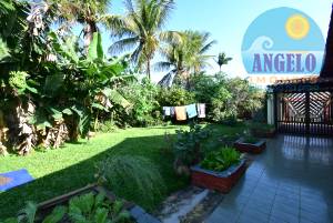 Casa em terreno de 500 m2, 3 dormitorios em Peruibe, entre 800 e 1200 metros da praia