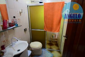 Casa em terreno de 500 m2, 3 dormitorios em Peruibe, entre 800 e 1200 metros da praia