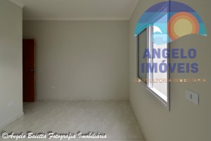 Casa á venda no bairro Flora Rica em Peruíbe