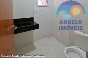 Casa á venda no bairro Flora Rica em Peruíbe