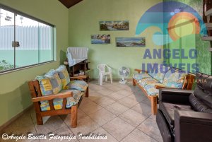 Casa lado praia á venda no bairro Oásis em Peruíbe