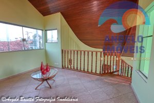 Casa lado praia á venda no bairro Oásis em Peruíbe