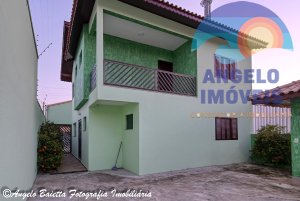 Casa lado praia á venda no bairro Oásis em Peruíbe