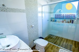 Sobrado com piscina á venda no condomínio Bougainvillée V em Peruíbe