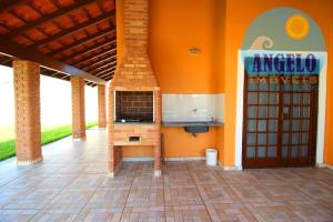 Casa com piscina, 3 lotes, no bairro Belmita Novaes em Peruibe