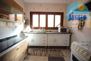 Casa com piscina, 3 lotes, no bairro Belmita Novaes em Peruibe