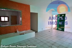 Casa á venda no bairro Josedy em Peruíbe
