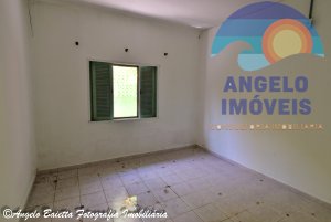 Casa á venda no bairro Josedy em Peruíbe