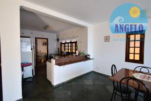Casa térrea, piscina com 3 suítes, á 200 metros da praia