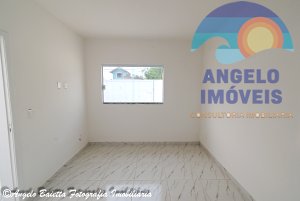 Casa á venda no bairro São João Batista em Peruíbe
