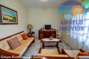Casa á venda no bairro Florida em Peruíbe