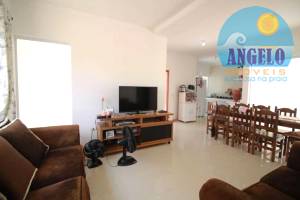 Casa terrea, com piscina, 3 dormitórios, sendo 1 suite, no bairro Continental em Peruibe
