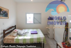 Casa lado praia á venda no bairro Oásis em Peruíbe