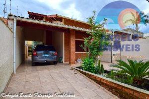 Sobrado á venda no bairro Tres Marias em Peruíbe