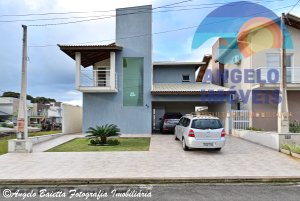 Sobrado á venda no condomínio Bougainvillée IV em Peruíbe