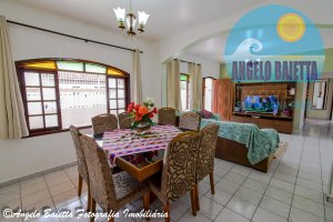 Casa á venda no bairro Arpoador em Peruíbe