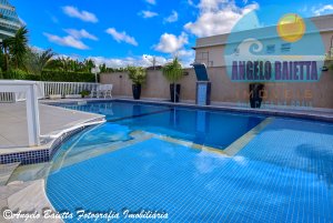 Oprtunidade! Casa com piscina, 2 lotes, á venda no condomínio Bougainvillée
