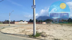 Terreno á venda no bairro Flora Rica em Peruíbe