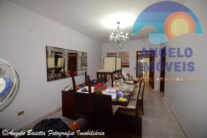 Casa á venda no bairro São José em Peruíbe