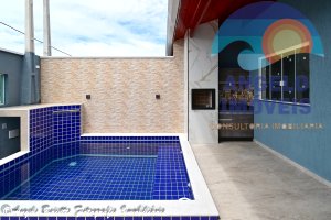 Casa com piscina, 2 dormitorios, á venda no bairro Ribamar em Peruíbe