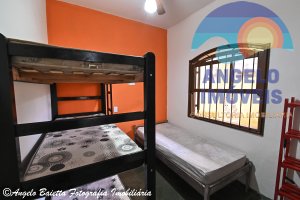 Casa lado praia para locação de temporada no bairro Stella Maris em Peruíbe