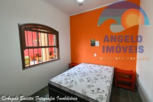 Casa lado praia para locação de temporada no bairro Stella Maris em Peruíbe