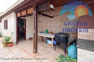 Casa com 3 dormitórios á venda no bairro Oásis em Peruíbe