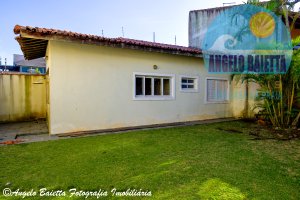 Sobrado á venda no bairro Tres Marias, frente ao mar