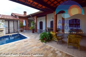 Casa lado praia á venda no bairro Cidade Nova Peruíbe em Peruíbe