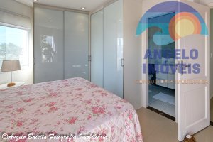 Bellissimo sobrado á venda no condomínio Bougainvillée II