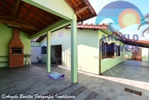 Casa á venda no bairro Arpoador em Peruíbe