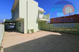 Sobrado á venda no bairro Josedy em Peruíbe, á 800 metros da praia