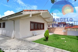 Casa em 2 lotes, 3 dormitórios, piscina, á venda no bairro Arpoador em Peruíbe