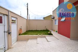 Casa para venda no bairro São José em Peruibe, entre 400 e 800 metros da praia