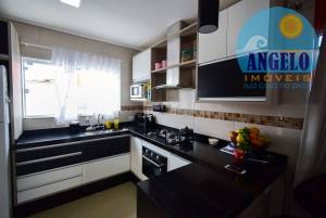 Casa para venda no bairro São José em Peruibe, entre 400 e 800 metros da praia