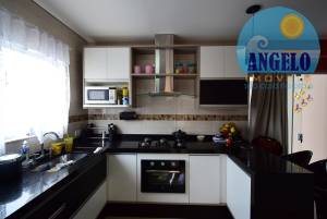 Casa para venda no bairro São José em Peruibe, entre 400 e 800 metros da praia