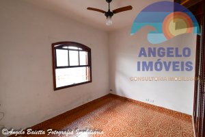 Casa lado praia  á venda no bairro Cidade Nova Peruíbe em Peruíbe