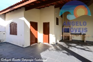 Casa lado praia  á venda no bairro Cidade Nova Peruíbe em Peruíbe