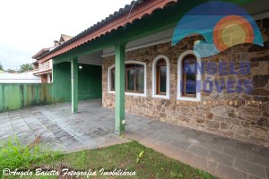 Sobrado á venda no bairro Oásis em Peruíbe