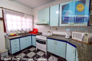 Casa com 4 dormitórios, piscina, Cidade Nova Peruíbe - Peruíbe.