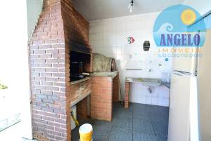 Sobrado com piscina o bairro Tres Marias em Peruíbe, á 200 metros da praia