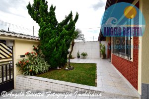 Casa á venda no bairro Oásis em Peruíbe