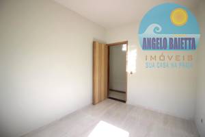 Casa á venda no bairro Estancia dos Eucaliptos em Peruíbe