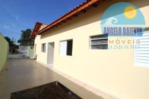 Casa á venda no bairro Estancia dos Eucaliptos em Peruíbe