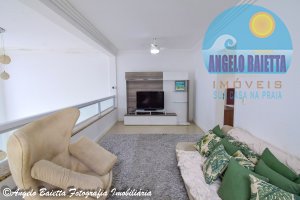 Sobrado Triplex á venda no bairro Maria Helena Novaes em Peruíbe